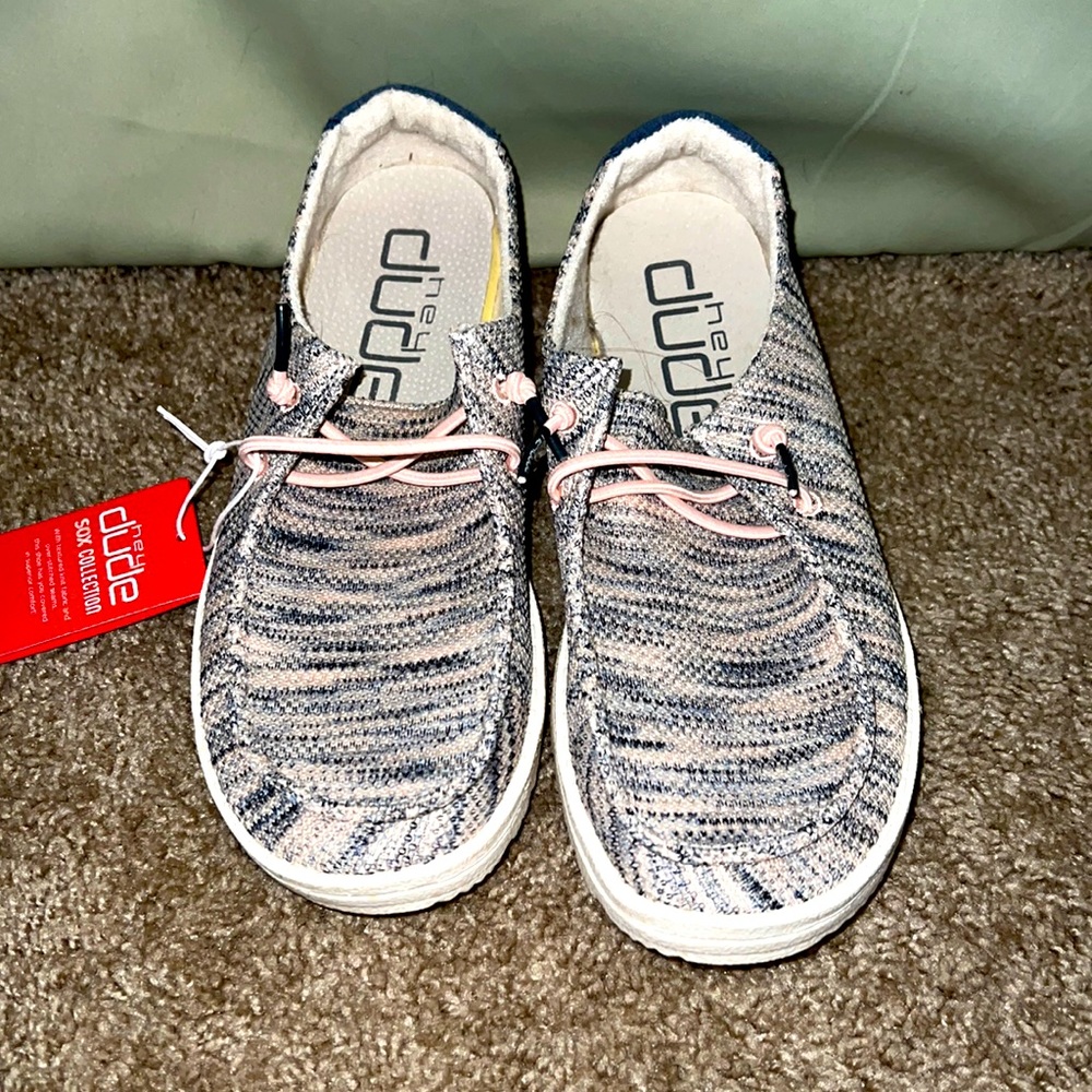 Hey Dudes Size 7 Women’s